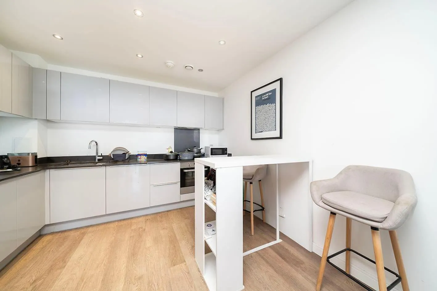 Wonderful 1Br Flat With Amazing Balcony Views Apartment Barking  Barking (Greater London)
